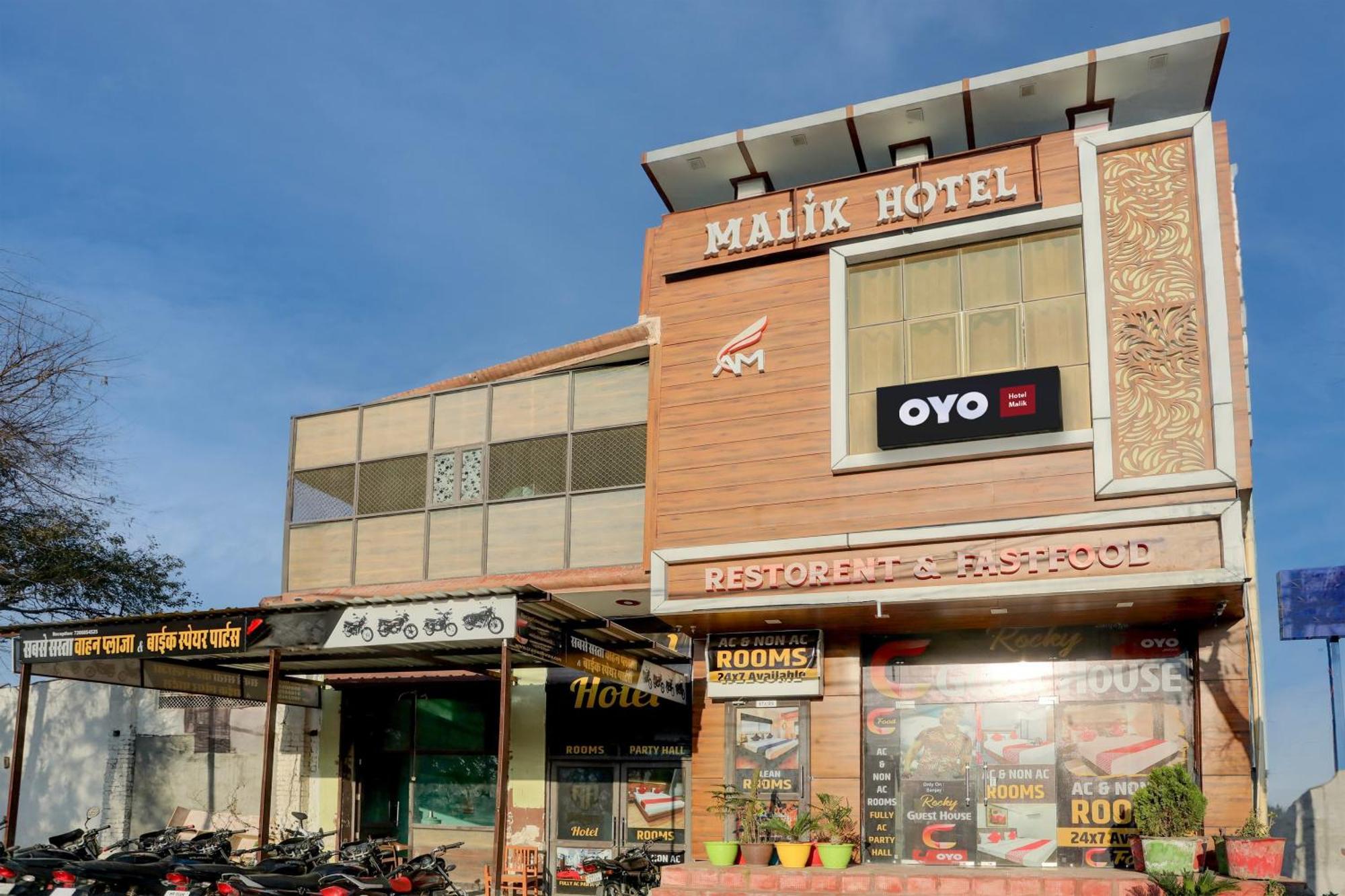 Hotel Rocky & C Foods Jind Bagian luar foto