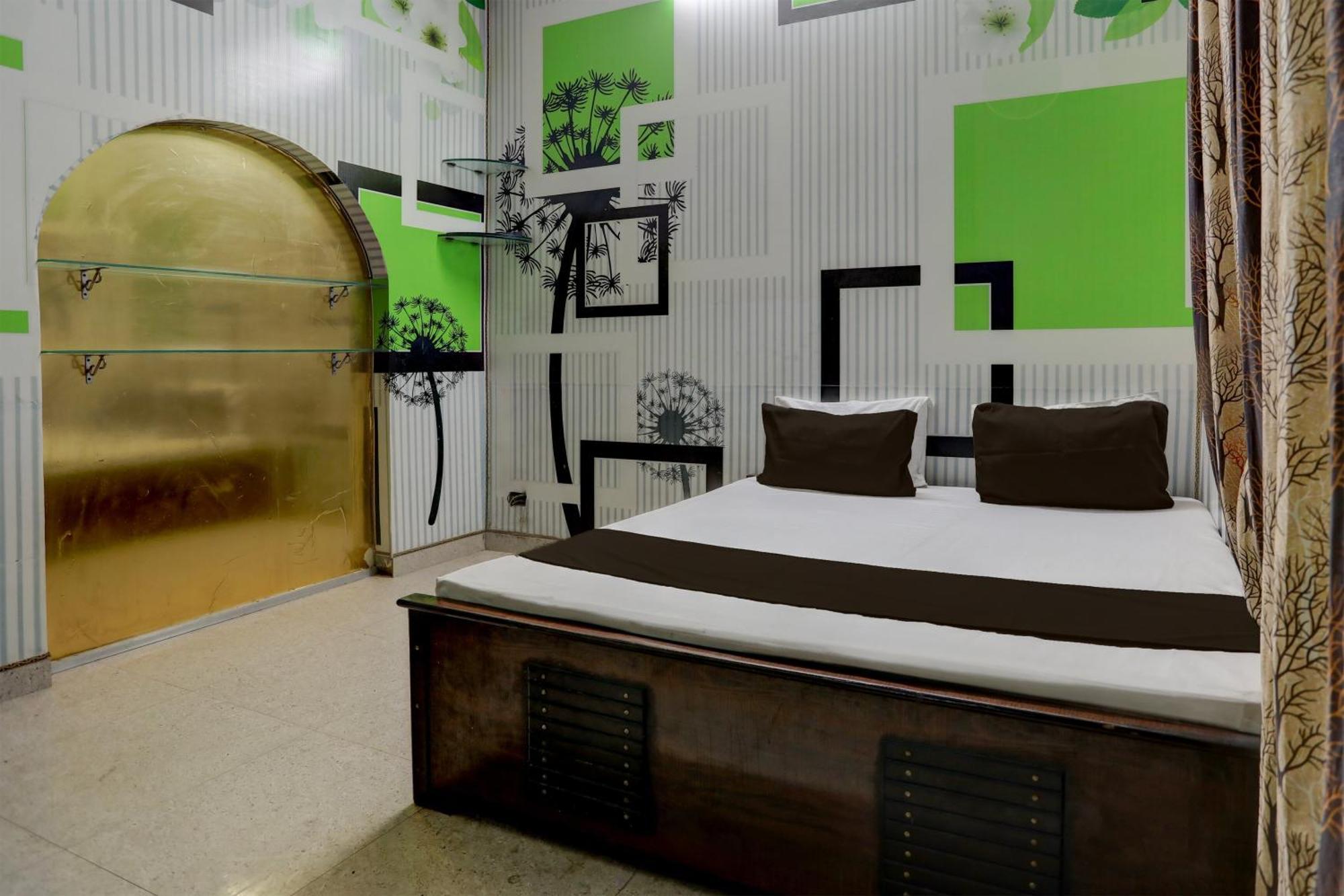Hotel Rocky & C Foods Jind Bagian luar foto